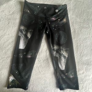 Alo airbrush capri cropped leggings vapor space size Small